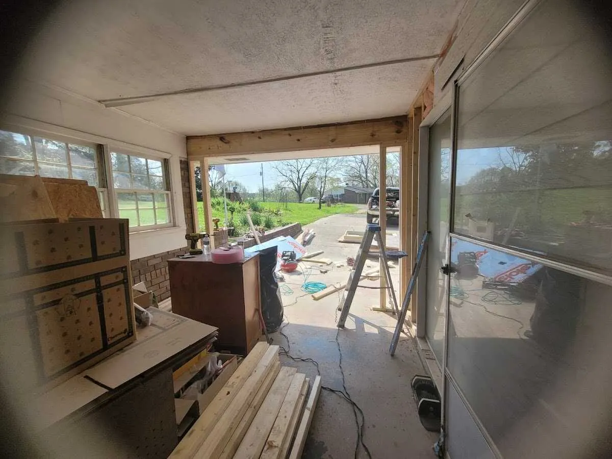 Air movers and dehumidifier for Drying & Dehumidification in Champlain